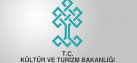 Kültür ve Turizm Bakanlığında Restoratör Nasıl Olunur ? Kültür ve Turizm Bakanlığında Restoratör Nasıl Olunur ? Restoratör başlığında ayrıntılı olarak irdelediğimiz bu mesleği kısaca anlatmak gerekirse bir sanat yapıtını veya tarihsel olarak insanlığa mal olmuş nesneleri korumak, yıpranmış olanlarını gerektiği kadarıyla orijinal haline getirmek için çalışan yani bu eserleri restore eden kişilere denmektedir. Bahsettiğimiz gibi restorasyon çalışmaları sadece binalar veya tarihsel ve sanatsal taşınabilir ögelere değil aynı zamanda kitap vs. gibi ince el işçiliği isteyen nesnelere de yapılabilmektedir. Bu nedenle Kültür ve Turizm Bakanlığı bünyesinde çalışacak bir restoratör müzelerde, kütüphaneler de, ören yerlerinde veya bakanlığın uygun gördüğü yerlerde mesleğini icra edebilir. Bu nedenle 2012 yılının son memur alımlarında Kültür ve Turizm Bakanlığı İstanbul’dan Tekirdağ’a, Bursa’dan Çorum’a, Ankara’dan Şanlıurfa’ya kadar geniş bir yelpazede restoratör alımı yapmıştır.